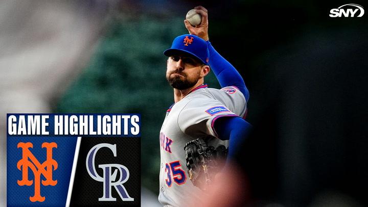 Mets pitcher in action.
