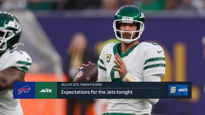 Quarterback in Jets uniform ready to make a play; Jets vs. Bills game previewed by experts.