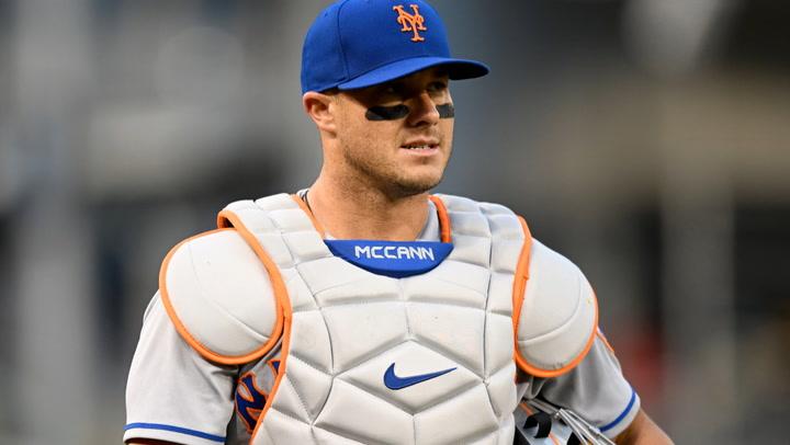 Mets trade James McCann to the Baltimore Orioles