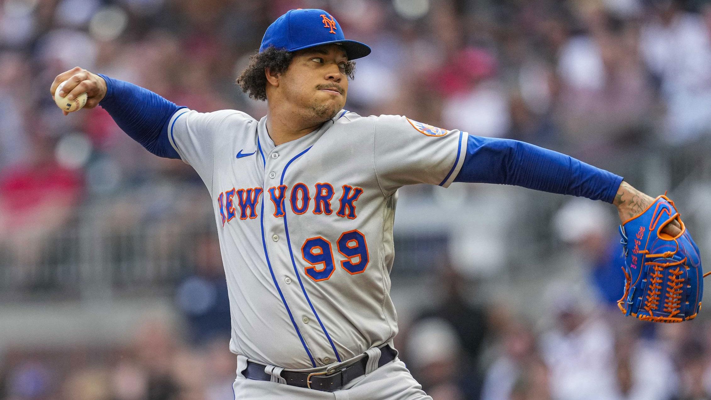 Aug 16, 2022; Cumberland, Georgia, USA; New York Mets starting pitcher Taijuan Walker (99) pitches against the Atlanta Braves during the first inning at Truist Park.