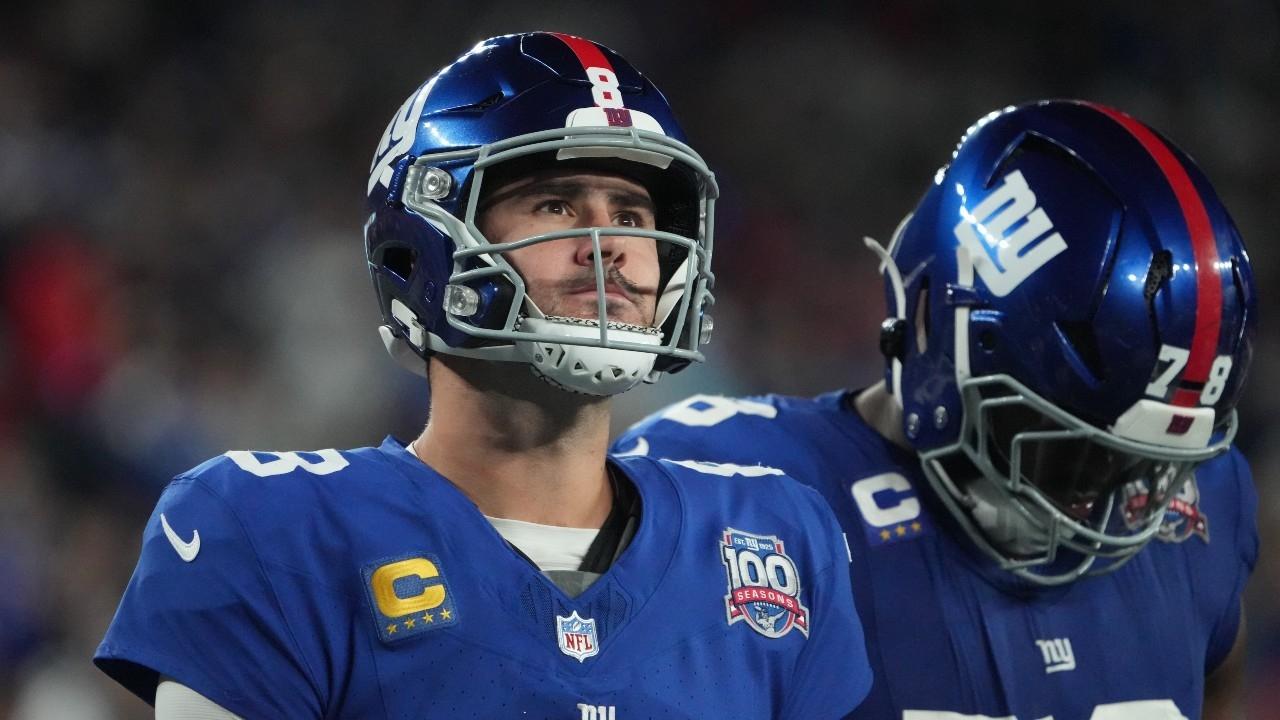 New York Giants quarterback Daniel Jones (8) after a incomplete pass against the Cincinnati Bengals during the second half at MetLife Stadium.