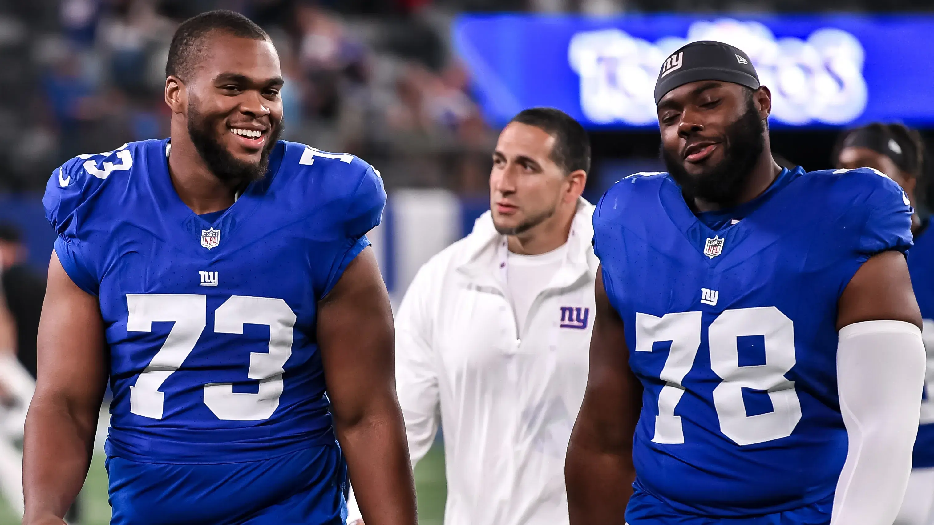 Giants offensive tackle Evan Neal (73) and New York Giants offensive tackle Andrew Thomas (78) exit the field after defeating the Carolina Panthers at MetLife Stadium / John Jones - USA TODAY