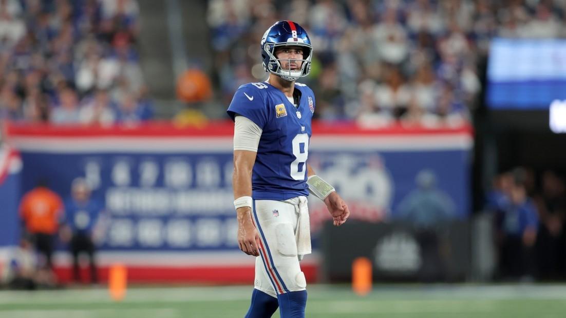 New York Giants quarterback Daniel Jones (8) reacts during the second quarter against the Dallas Cowboys at MetLife Stadium.