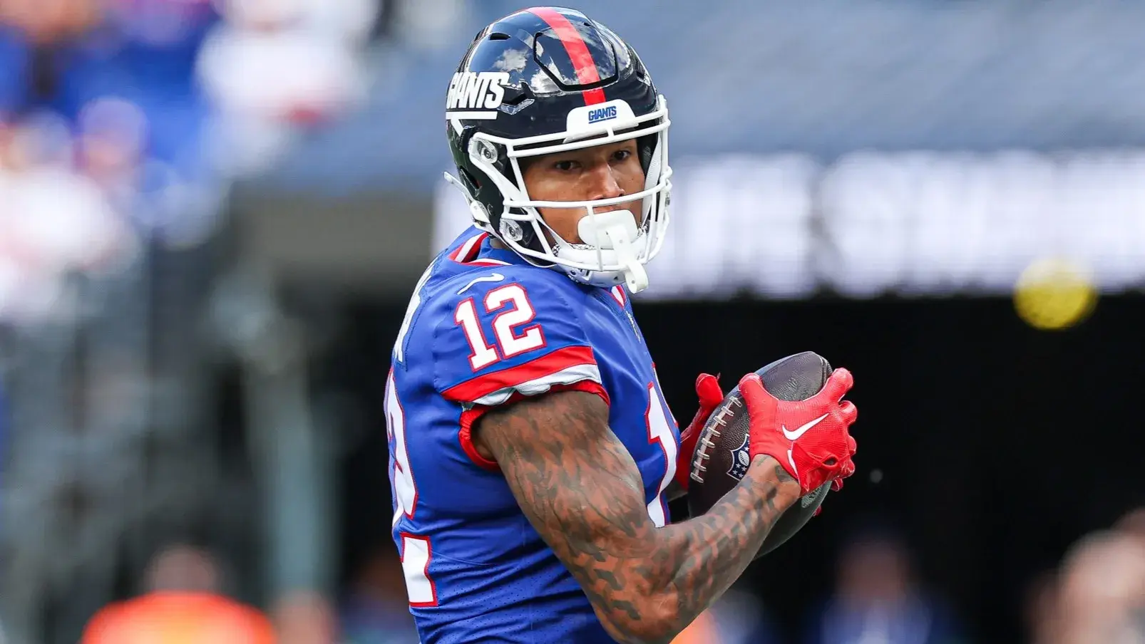 Oct 22, 2023; East Rutherford, New Jersey, USA; New York Giants tight end Darren Waller (12) catches the ball during the first half Washington Commanders at MetLife Stadium. / Vincent Carchietta-USA TODAY Sports