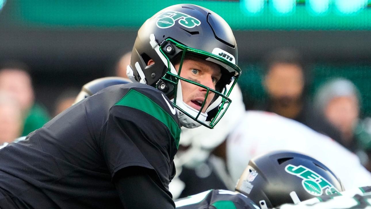 Nov 24, 2023; East Rutherford, New Jersey, USA; New York Jets quarterback Tim Boyle (7) calls a play during the game against the Miami Dolphins at MetLife Stadium.