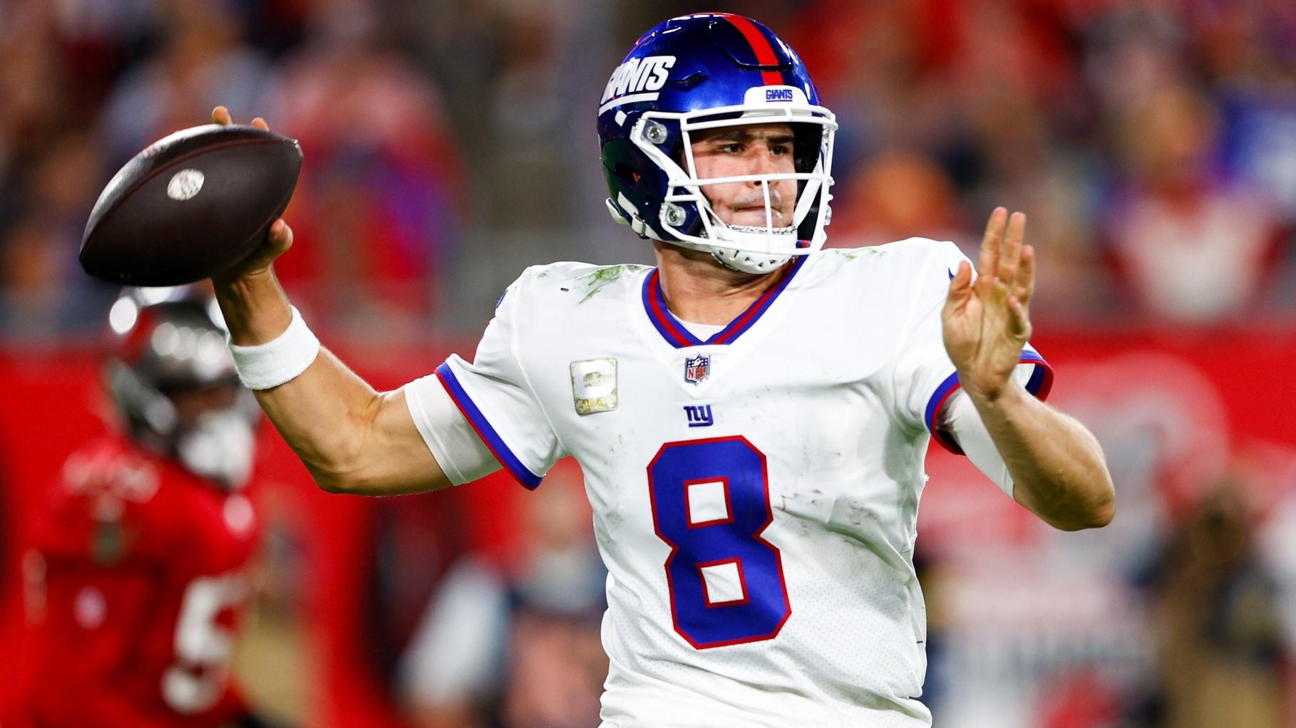 Nov 22, 2021; Tampa, Florida, USA; New York Giants quarterback Daniel Jones (8) throws a pass in the second half against the Tampa Bay Buccaneers at Raymond James Stadium.