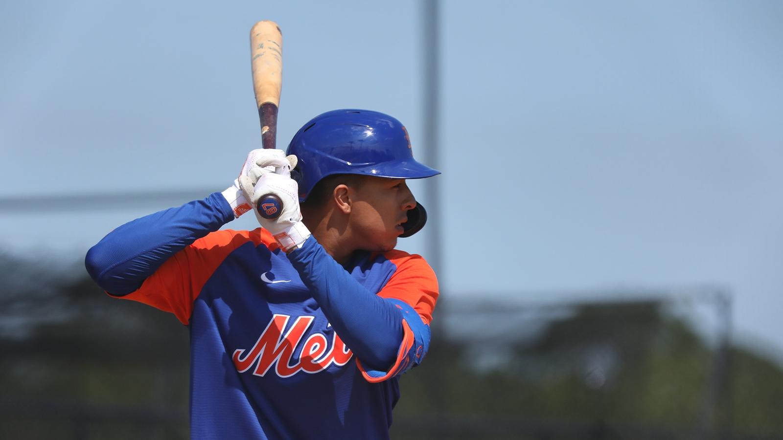 Mets prospect Mark Vientos batting at 2021 spring training in Port St. Lucie, Fla.