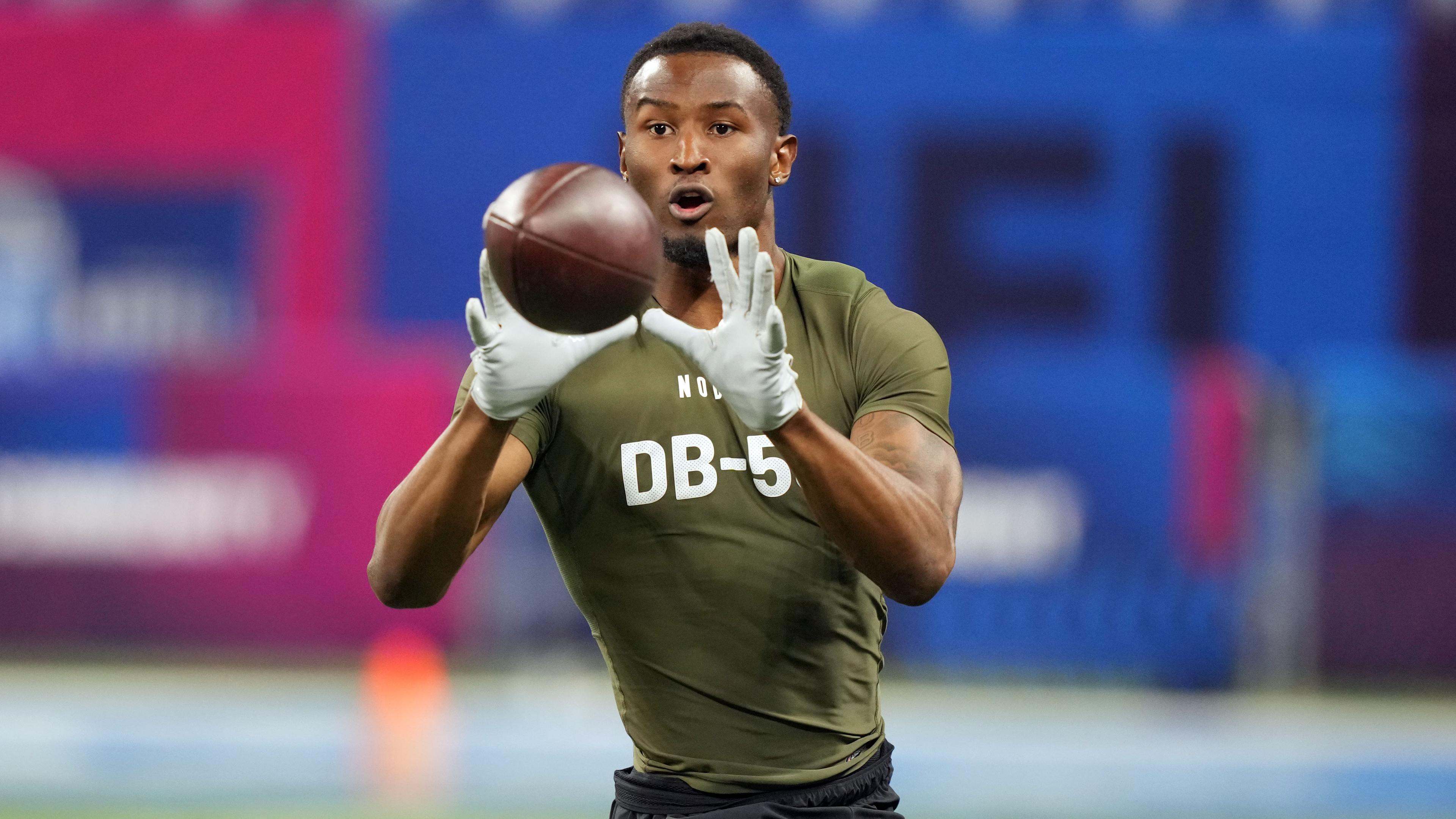 Minnesota defensive back Tyler Nubin (DB56) works out during the 2024 NFL Combine at Lucas Oil Stadium. 