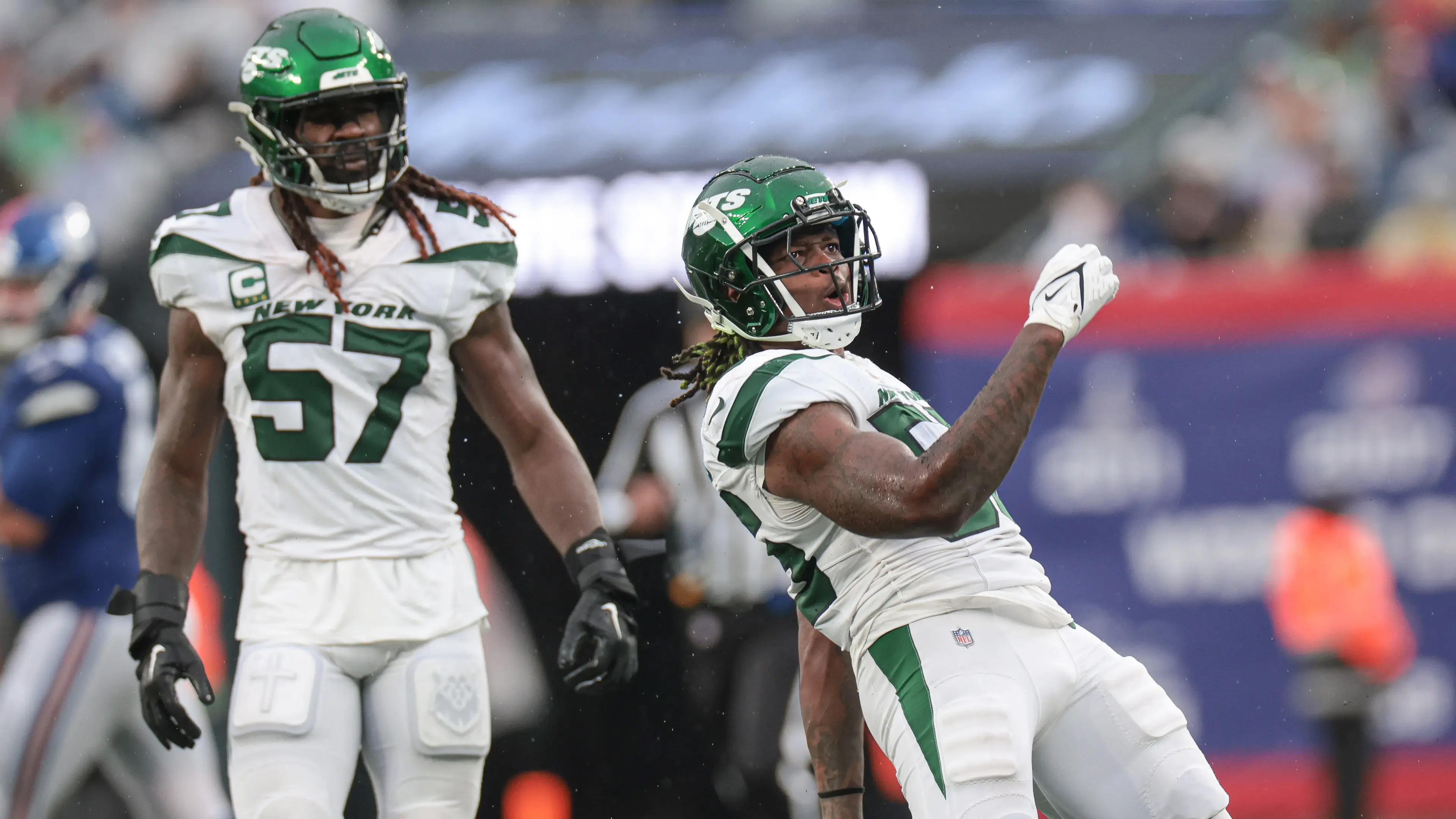 Oct 29, 2023; East Rutherford, New Jersey, USA; New York Jets defensive end Carl Lawson (58) celebrates a defensive stop during the second half against the New York Giants at MetLife Stadium. Mandatory Credit: Vincent Carchietta-USA TODAY Sports / © Vincent Carchietta-USA TODAY Sports