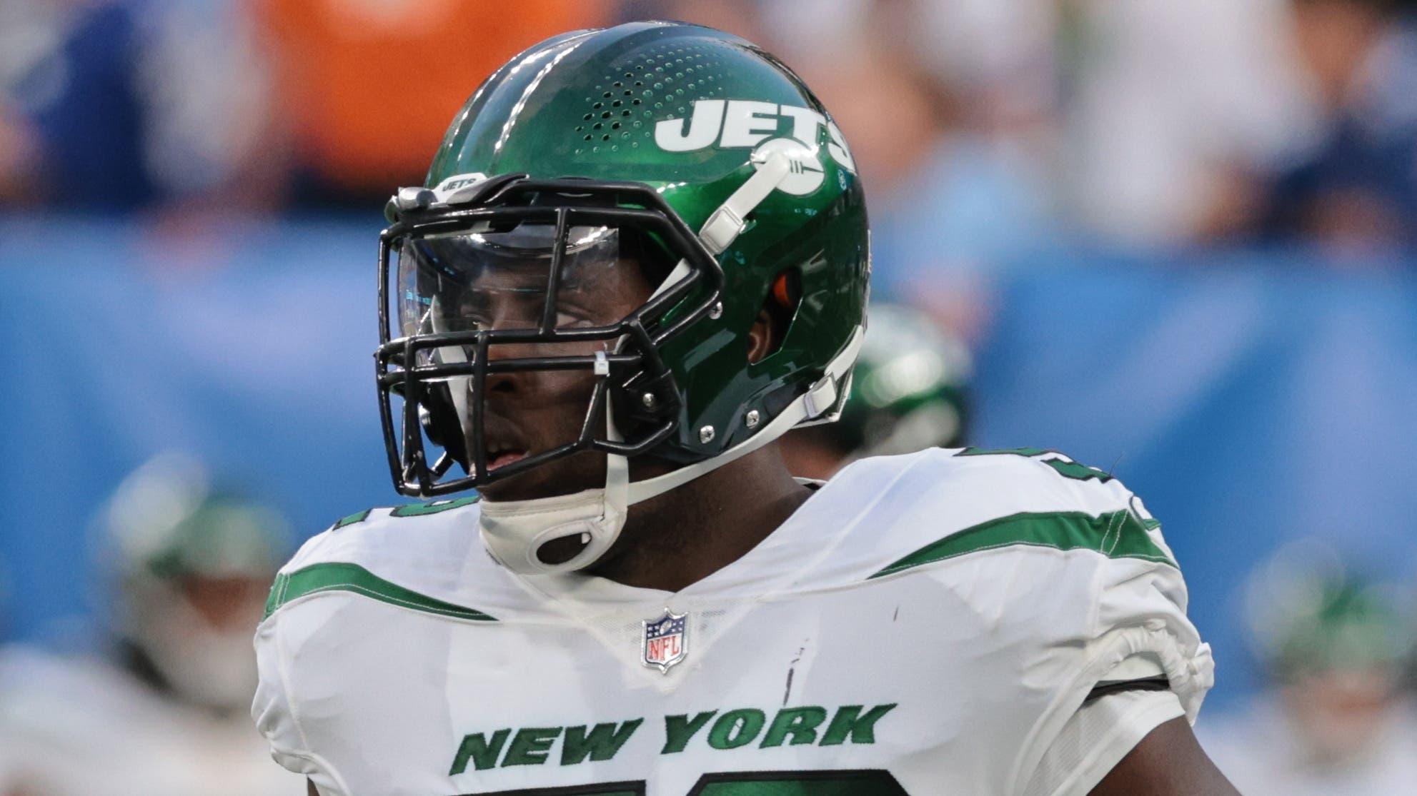 Aug 14, 2021; East Rutherford, New Jersey, USA; New York Jets middle linebacker Jarrad Davis (52) before the game against the New York Giants at MetLife Stadium. Mandatory Credit: Vincent Carchietta-USA TODAY Sports / © Vincent Carchietta-USA TODAY Sports