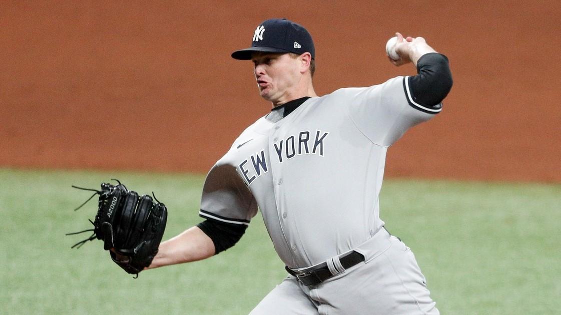 May 13, 2021; St. Petersburg, Florida, USA; New York Yankees relief pitcher Justin Wilson (34) throws a pitch in the eighth inning against the Tampa Bay Rays at Tropicana Field.