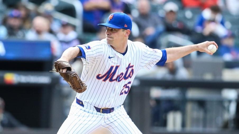 Mar 31, 2024; New York City, New York, USA; New York Mets relief pitcher Brooks Raley (25) pitches in the ninth inning against the Milwaukee Brewers at Citi Field. 