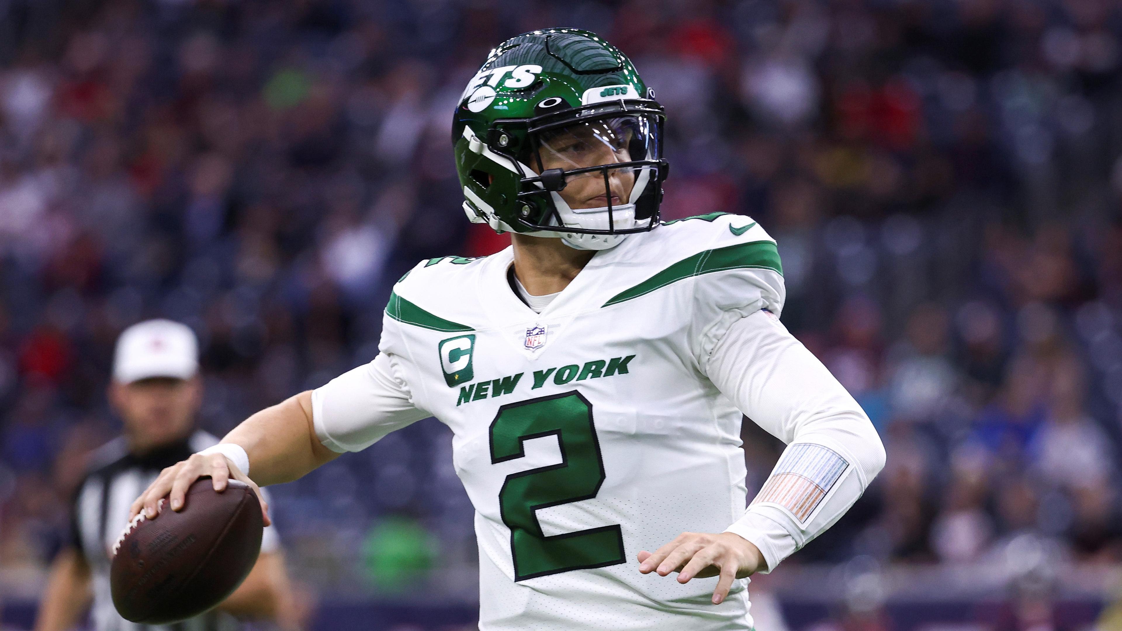 Nov 28, 2021; Houston, Texas, USA; New York Jets quarterback Zach Wilson (2) attempts a pass during the first quarter against the Houston Texans at NRG Stadium. Mandatory Credit: Troy Taormina-USA TODAY Sports