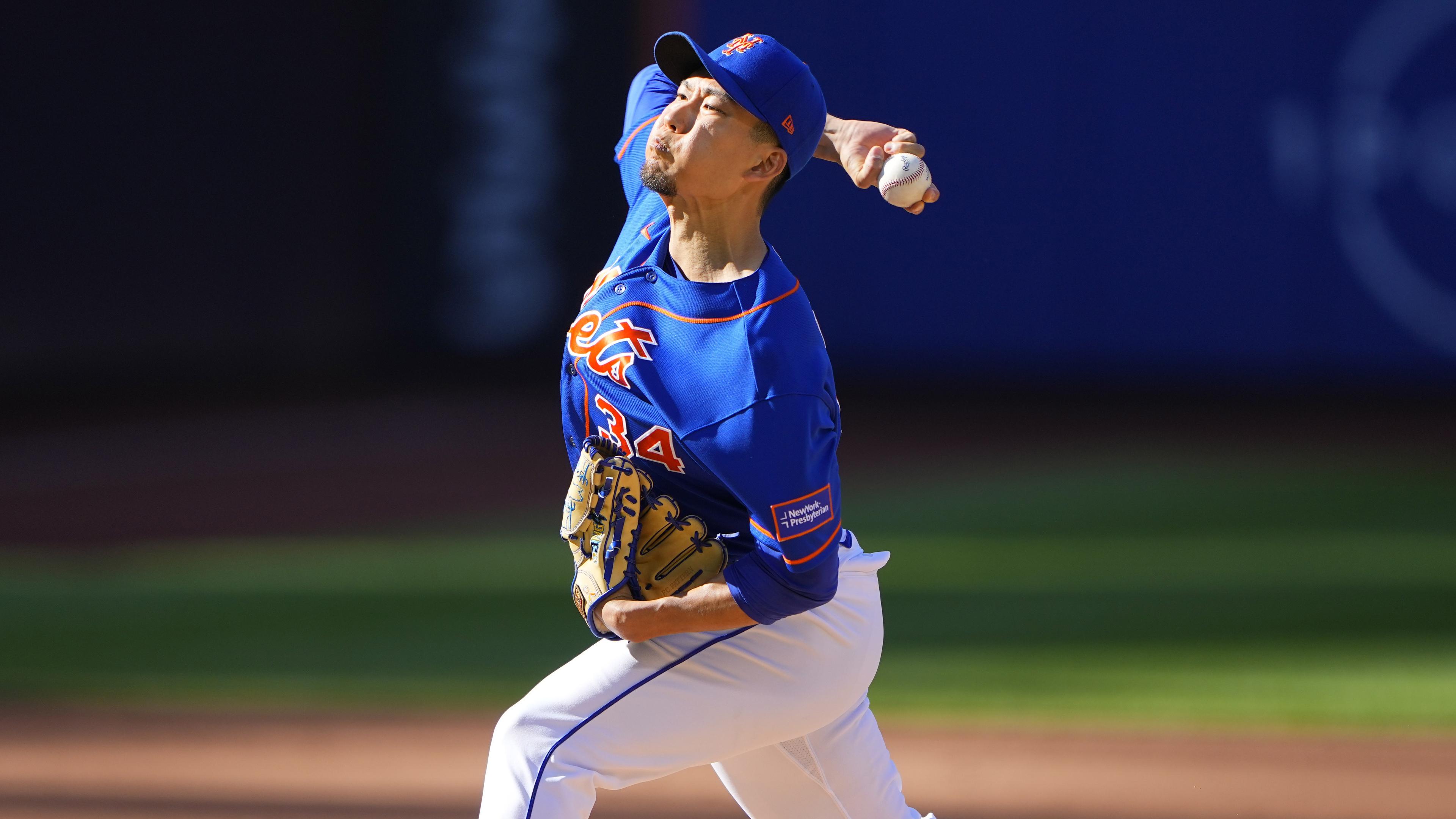 New York Mets pitcher Kodai Senga (34) delivers a pitch against the Arizona Diamondbacks during the first inning at Citi Field