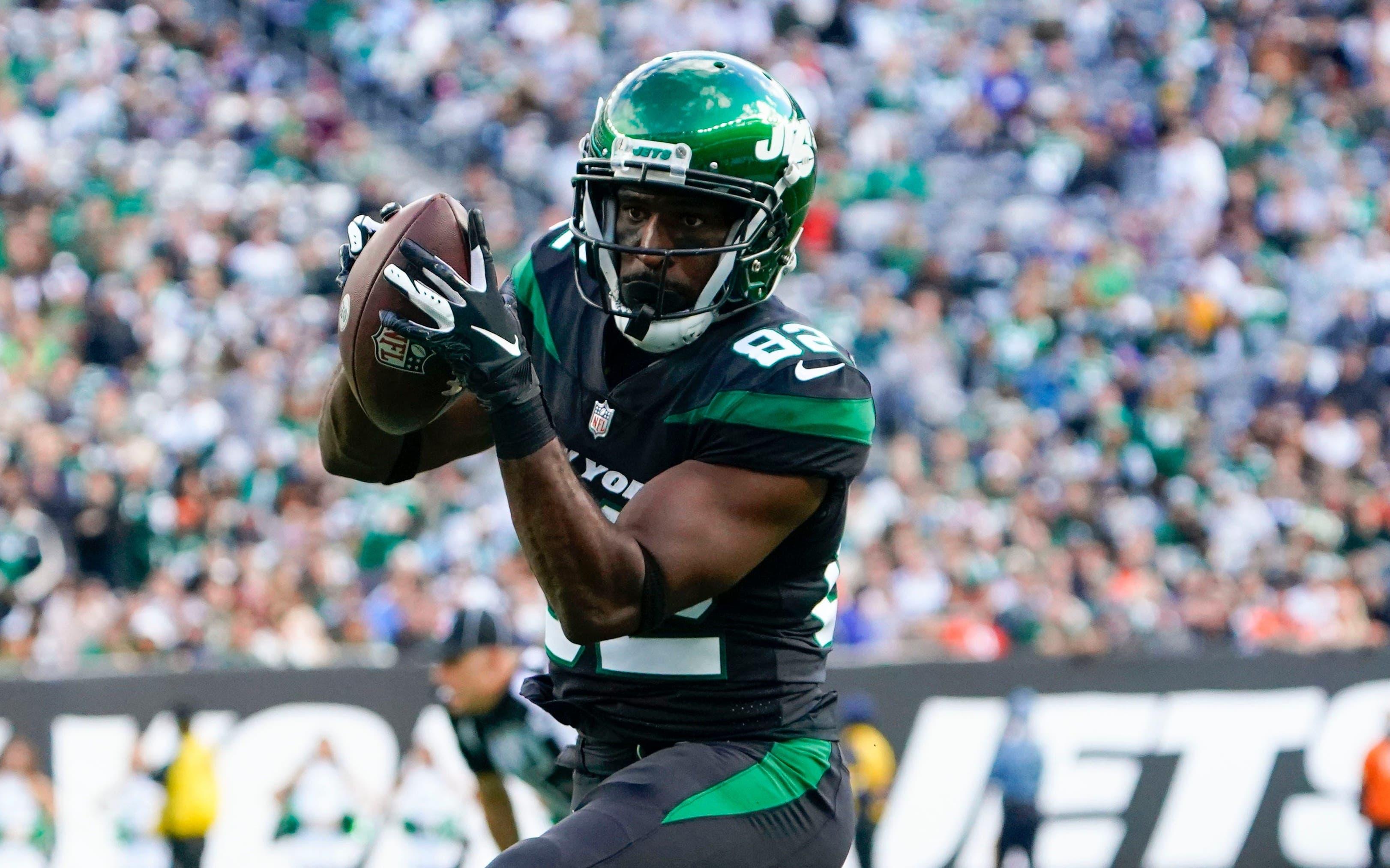 New York Jets wide receiver Jamison Crowder (82) completes a pass in the second half. The Jets defeat the Bengals, 34-31, at MetLife Stadium on Sunday, Oct. 31, 2021, in East Rutherford. Nyj Vs Cin / © Danielle Parhizkaran/NorthJersey.com / USA TODAY NETWORK