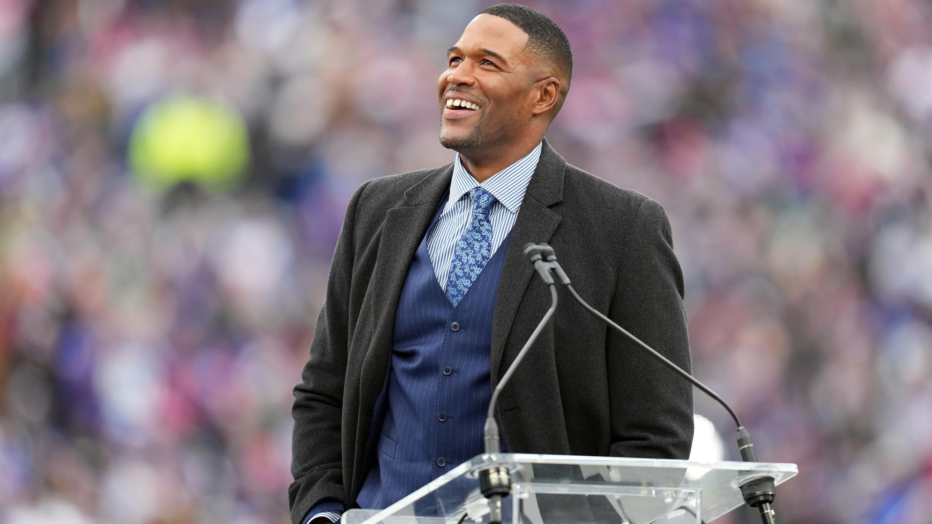 The New York Giants retire Michael Strahan's jersey during a halftime ceremony. The Giants defeat the Eagles, 13-7, at MetLife Stadium on Sunday, Nov. 28, 2021, in East Rutherford. Nyg Vs Phi