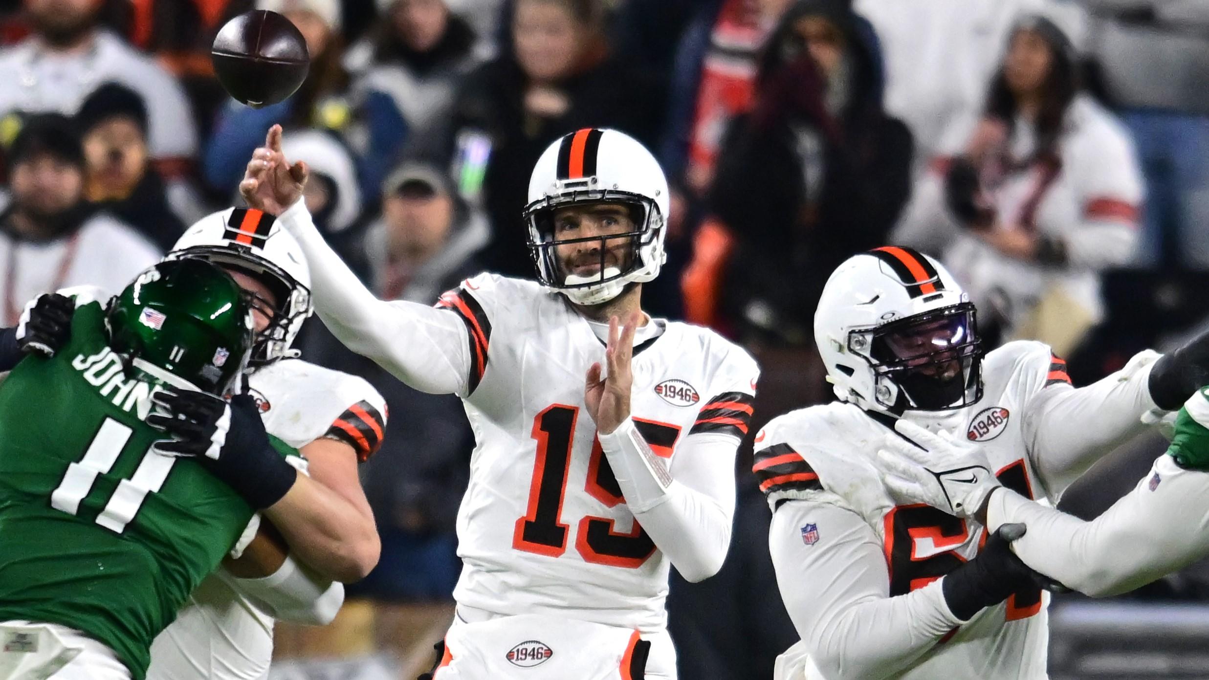 Dec 28, 2023; Cleveland, Ohio, USA; Cleveland Browns quarterback Joe Flacco (15) throws a pass during the first half against the New York Jets at Cleveland Browns Stadium. Mandatory Credit: Ken Blaze-USA TODAY Sports