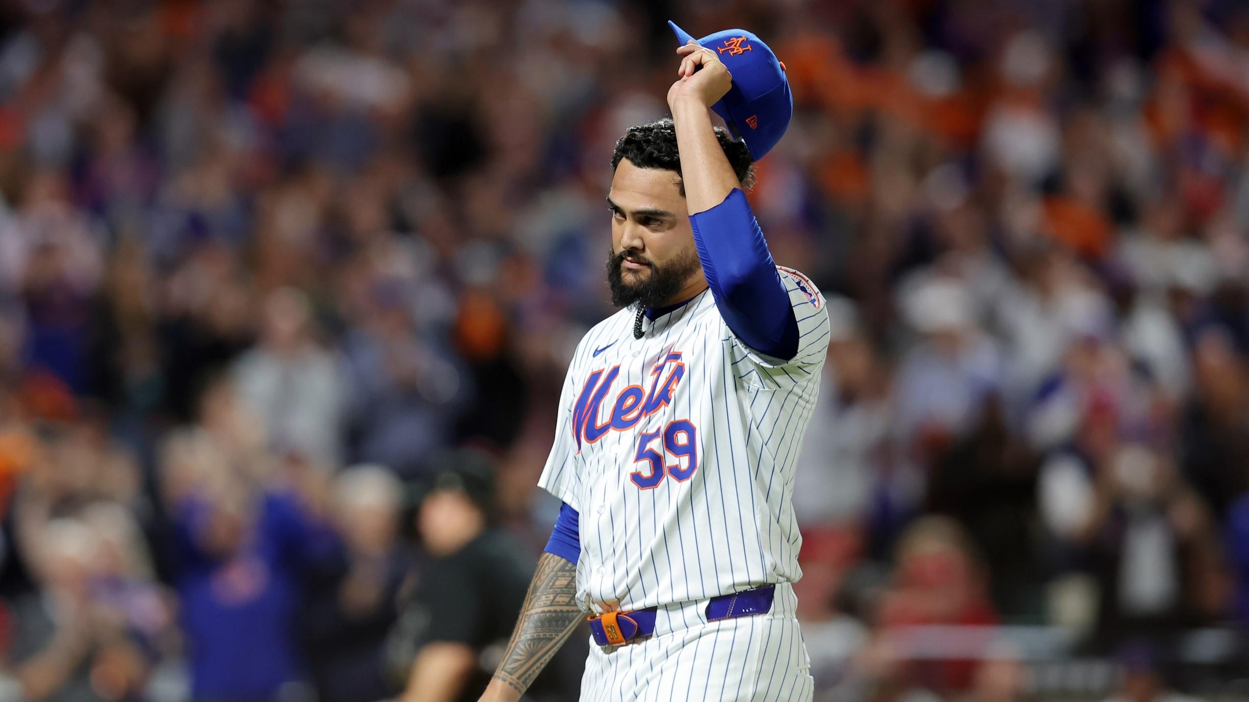 Oct 8, 2024; New York City, New York, USA; New York Mets pitcher Sean Manaea (59) reacts after being relieved in the eighth inning against the Philadelphia Phillies during game three of the NLDS for the 2024 MLB Playoffs at Citi Field.