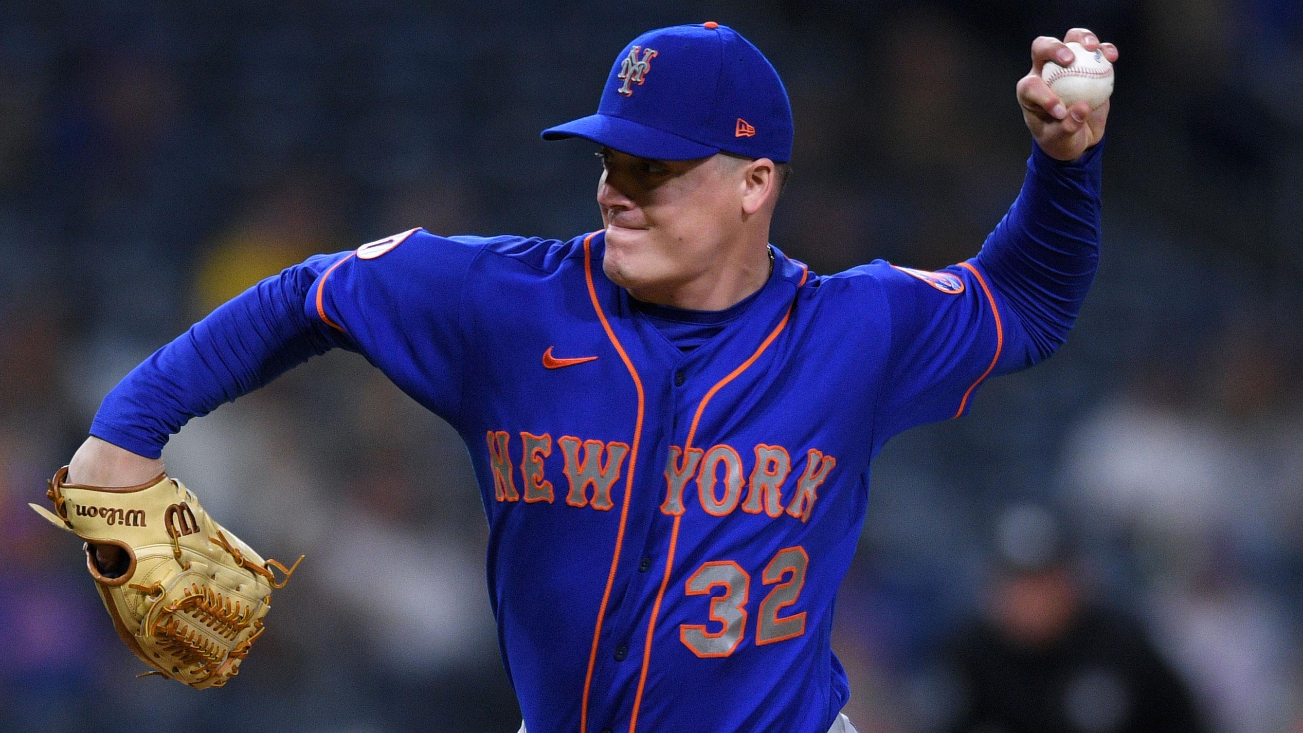 Jun 3, 2021; San Diego, California, USA; New York Mets relief pitcher Aaron Loup (32) pitches against the San Diego Padres during the eighth inning at Petco Park.