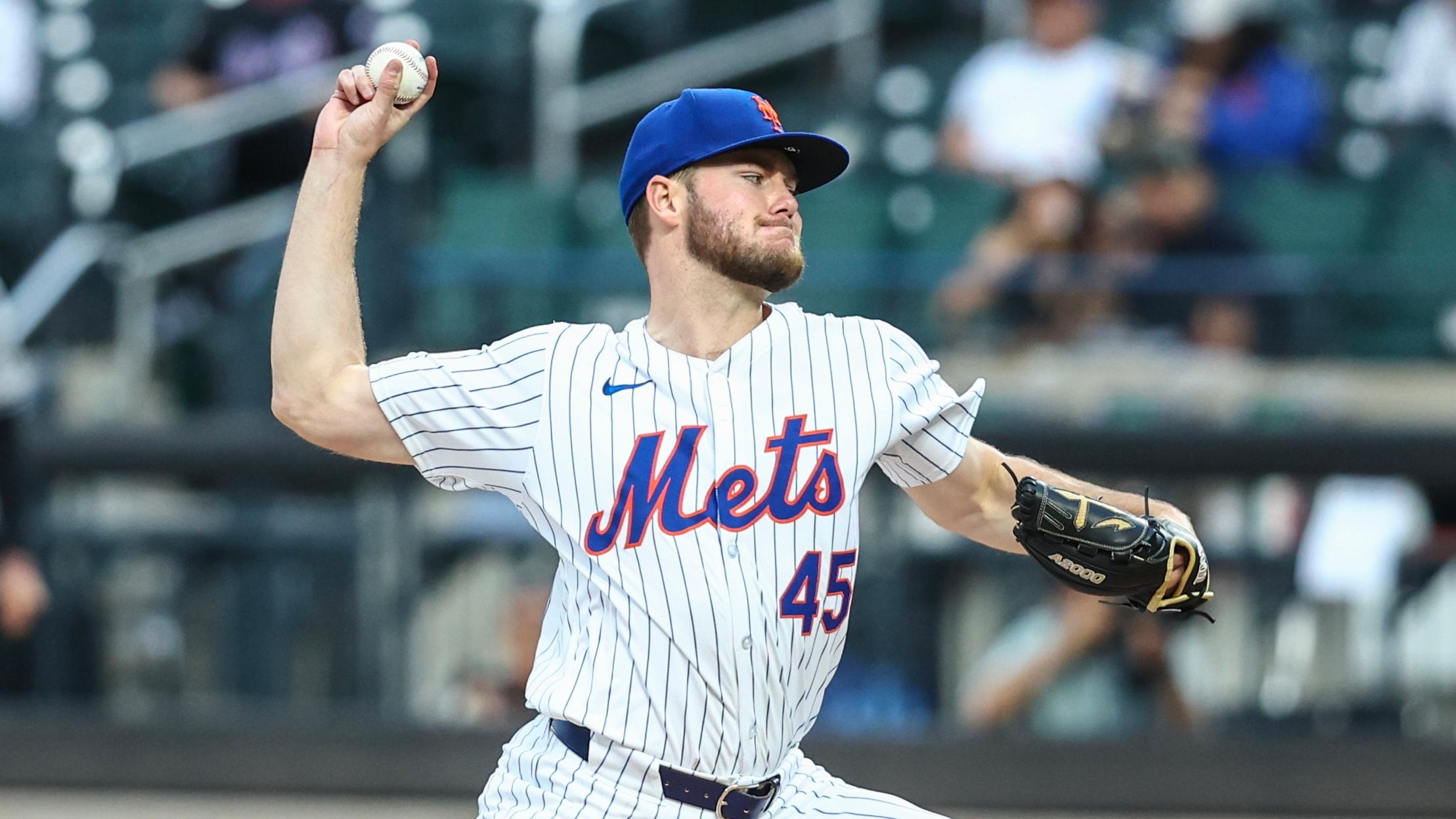 New York Mets starting pitcher Christian Scott (45) pitches in the first inning against the Arizona Diamondbacks at Citi Field. 