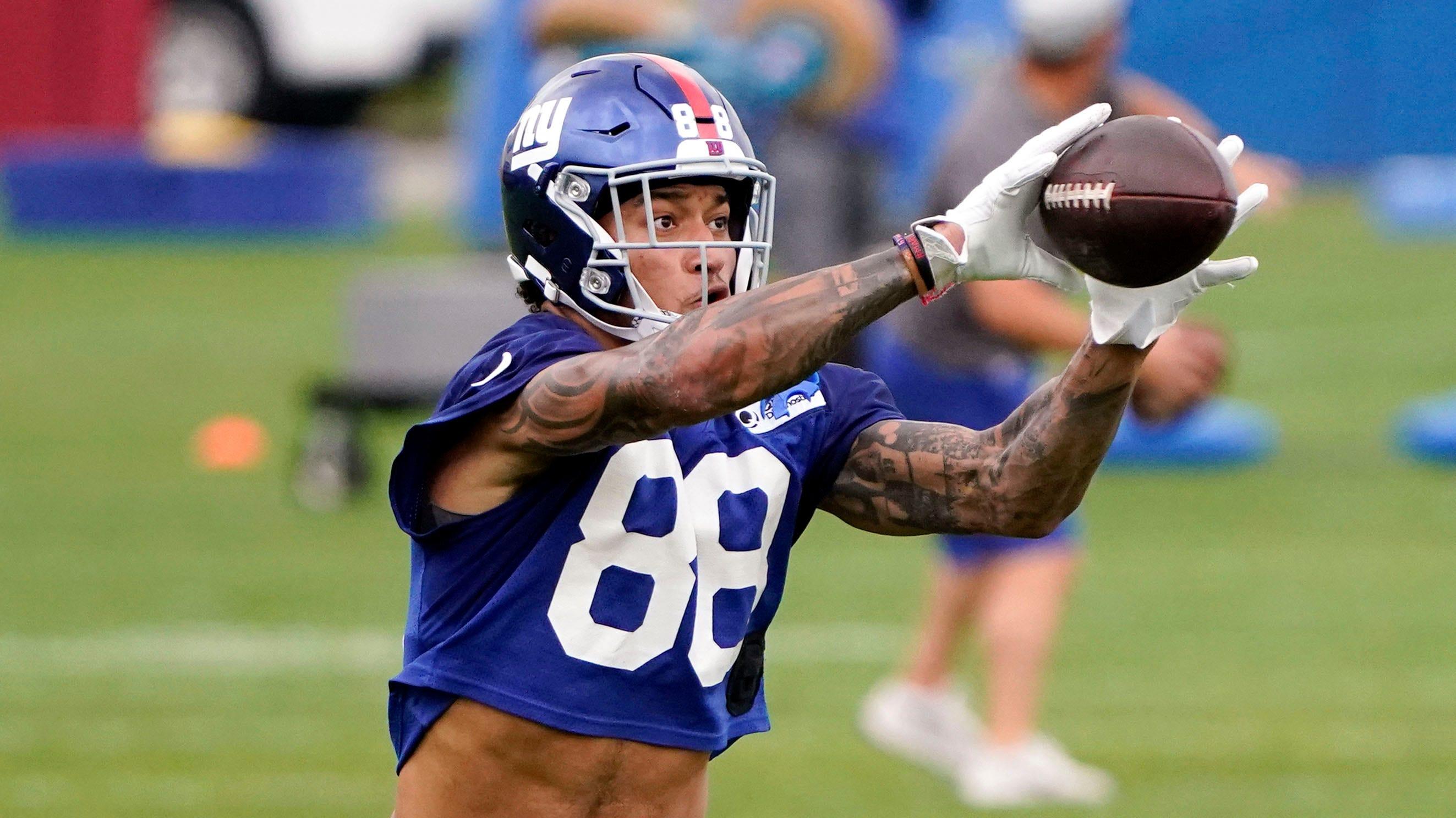 New York Giants tight end Evan Engram (88) catches the ball during OTA practice at the Quest Diagnostics Training Center on Friday, June 4, 2021, in East Rutherford. Giants Ota Practice