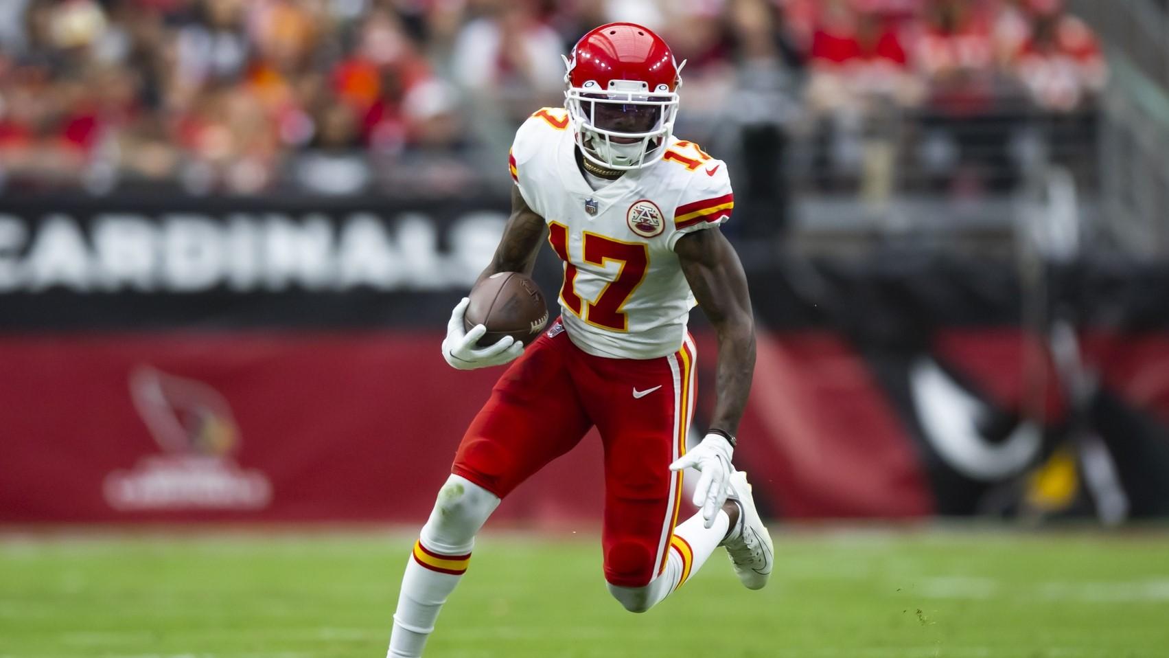 Sep 11, 2022; Glendale, Arizona, USA; Kansas City Chiefs wide receiver Mecole Hardman (17) against the Arizona Cardinals at State Farm Stadium.