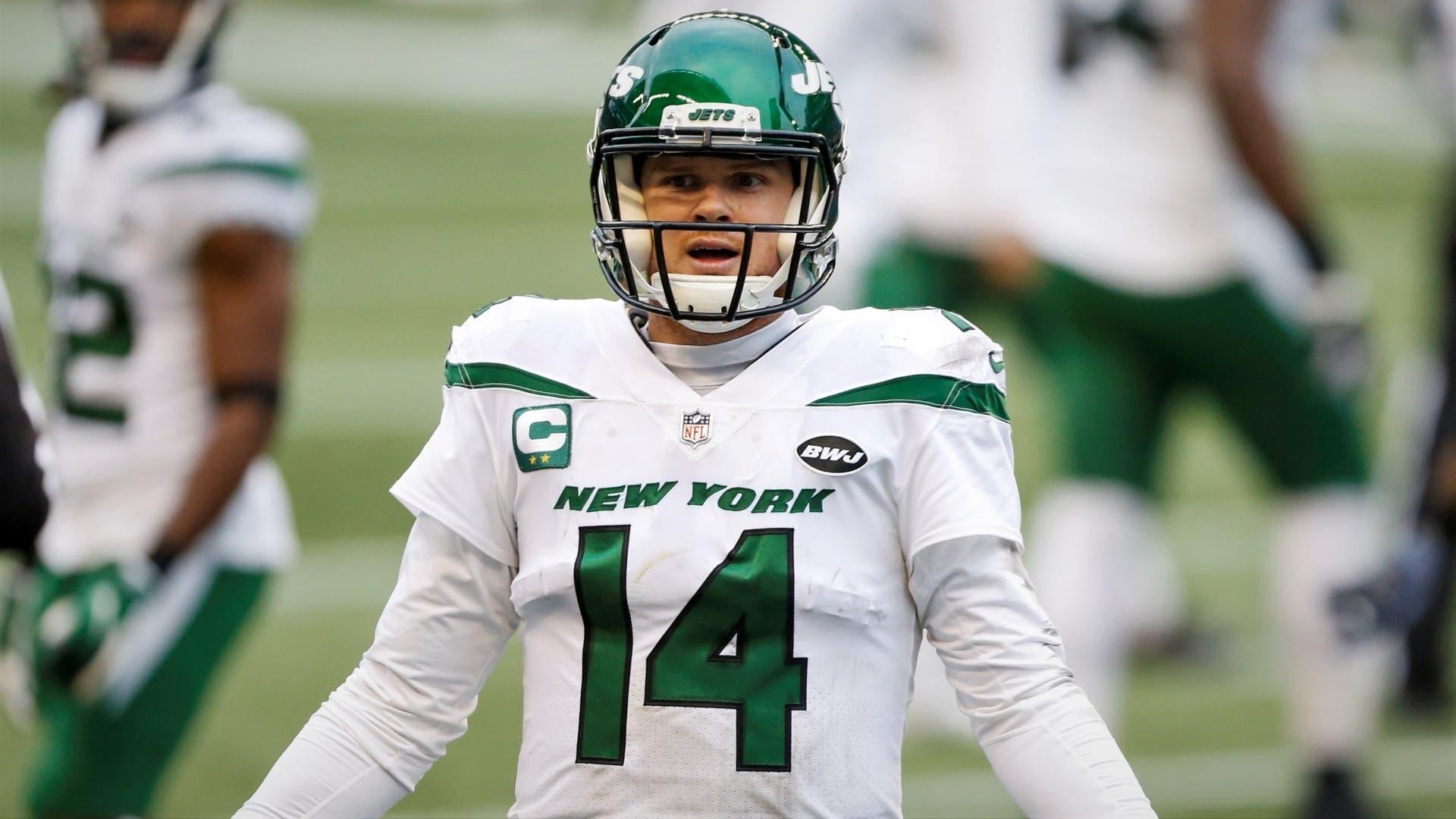 New York Jets quarterback Sam Darnold (14) reacts following a no-call of pass interference against the Seattle Seahawks during the second quarter at Lumen Field. Mandatory Credit: Joe Nicholson-USA TODAY Sports / © Joe Nicholson-USA TODAY Sports