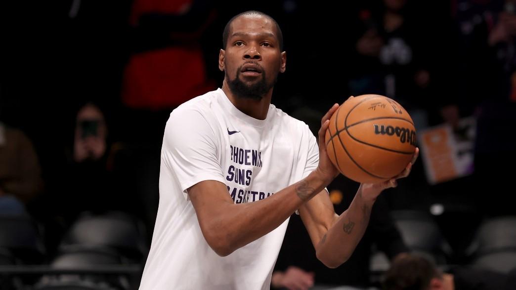 Phoenix Suns forward Kevin Durant (35) warms up before a game against the Brooklyn Nets at Barclays Center.