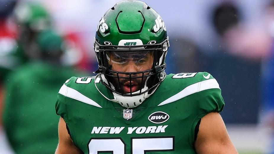 Sep 13, 2020; Orchard Park, New York, USA; New York Jets tight end Trevon Wesco (85) warms up prior to the game against the Buffalo Bills at Bills Stadium