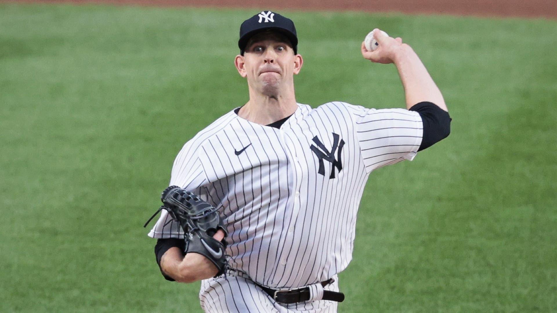 Aug 15, 2020; Bronx, New York, USA; New York Yankees starting pitcher James Paxton (65) delivers a pitch during the top of the first inning against the Boston Red Sox at Yankee Stadium. Mandatory Credit: Vincent Carchietta-USA TODAY Sports / © Vincent Carchietta-USA TODAY Sports