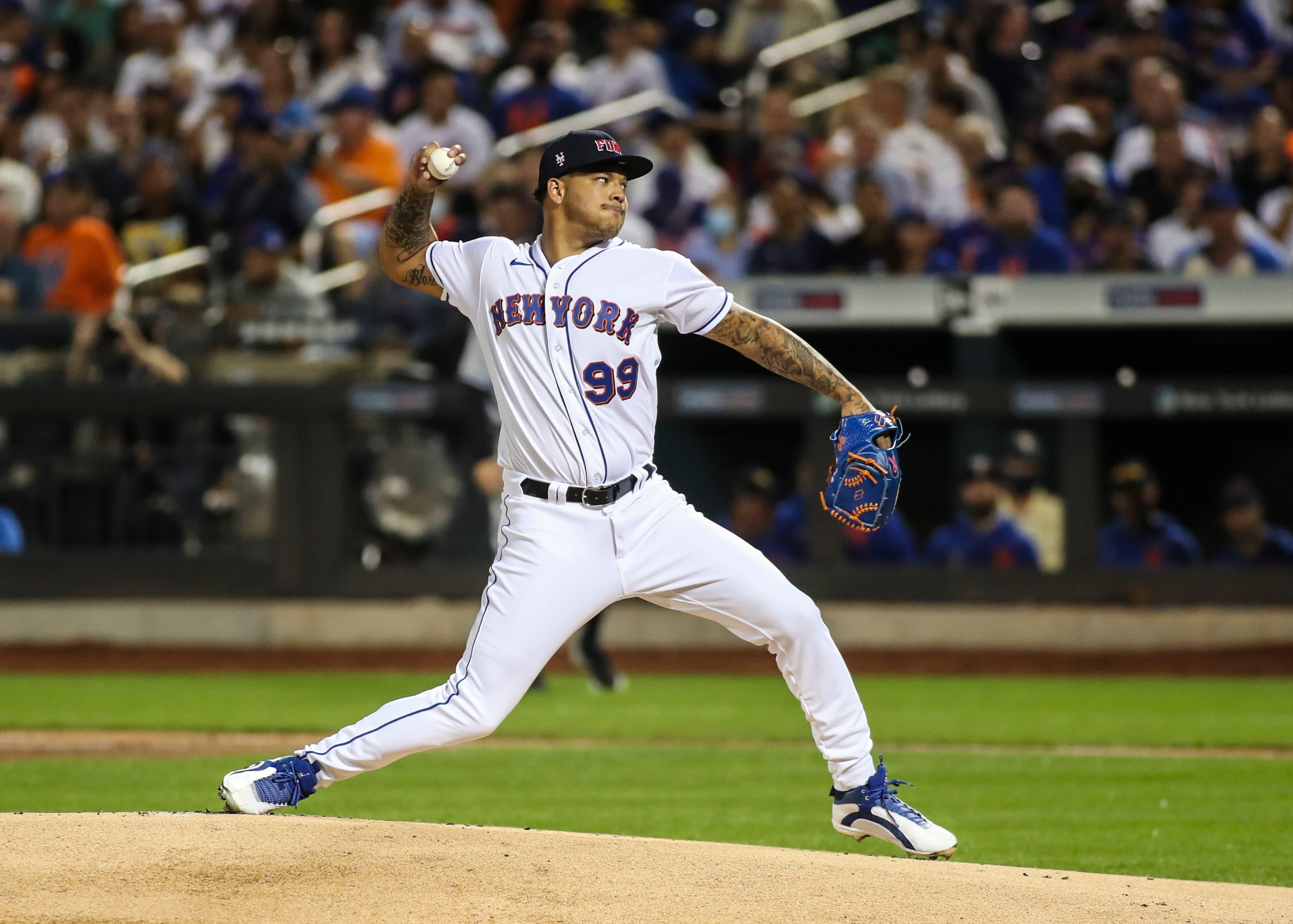 Sep 11, 2021; New York City, New York, USA; New York Mets pitcher Taijuan Walker (99) pitches in the first inning against the New York Yankees at Citi Field. Mandatory Credit: Wendell Cruz-USA TODAY Sports / © Wendell Cruz-USA TODAY Sports