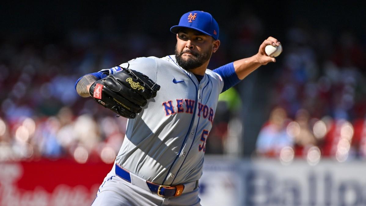 New York Mets starting pitcher Sean Manaea (59) pitches against the St. Louis Cardinals during the second inning at Busch Stadium