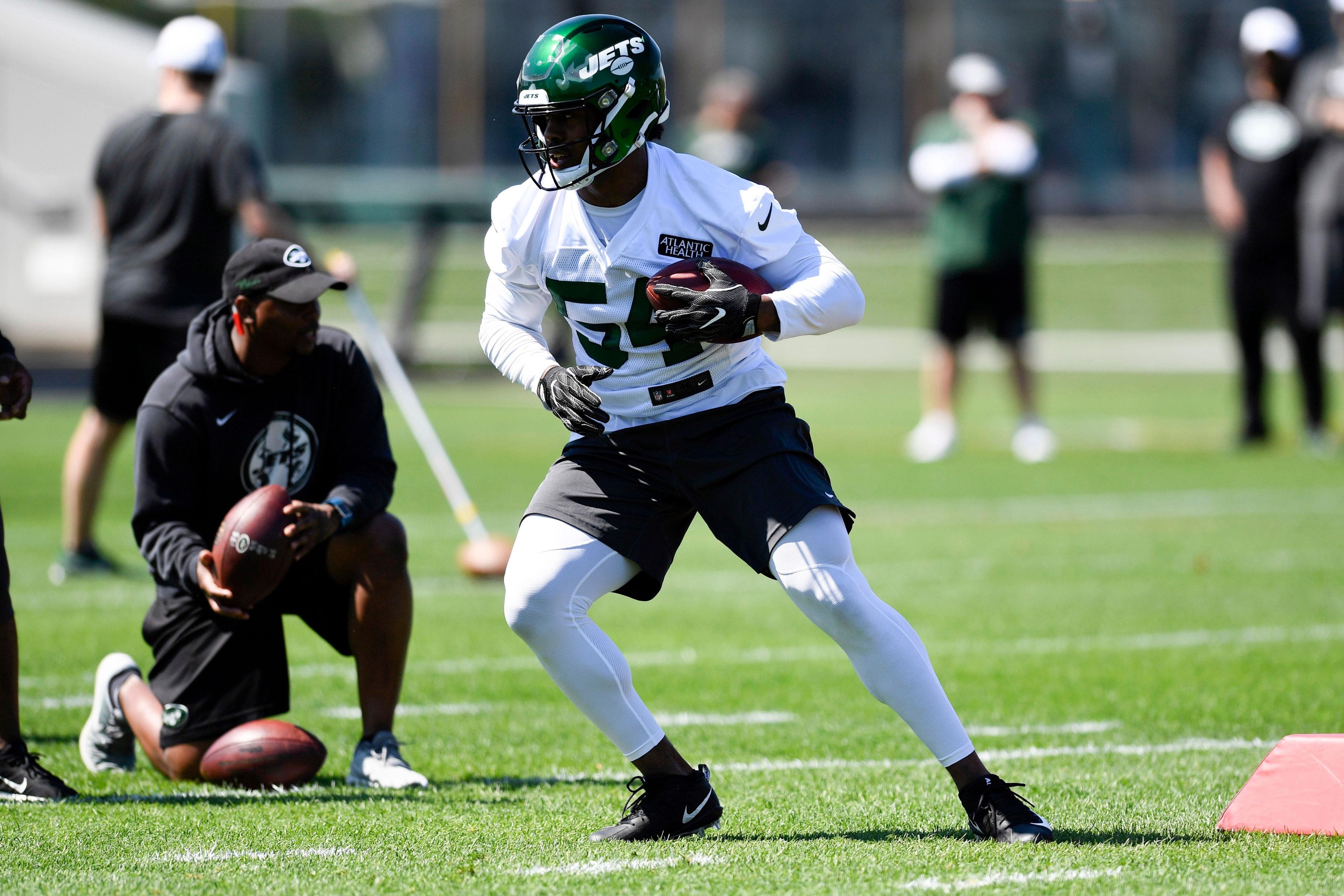 New York Jets linebacker Avery Williamson (54) runs drills during practice on Tuesday, April 23, 2019, in Florham Park. Jets Workout / © Danielle Parhizkaran/NorthJersey.com