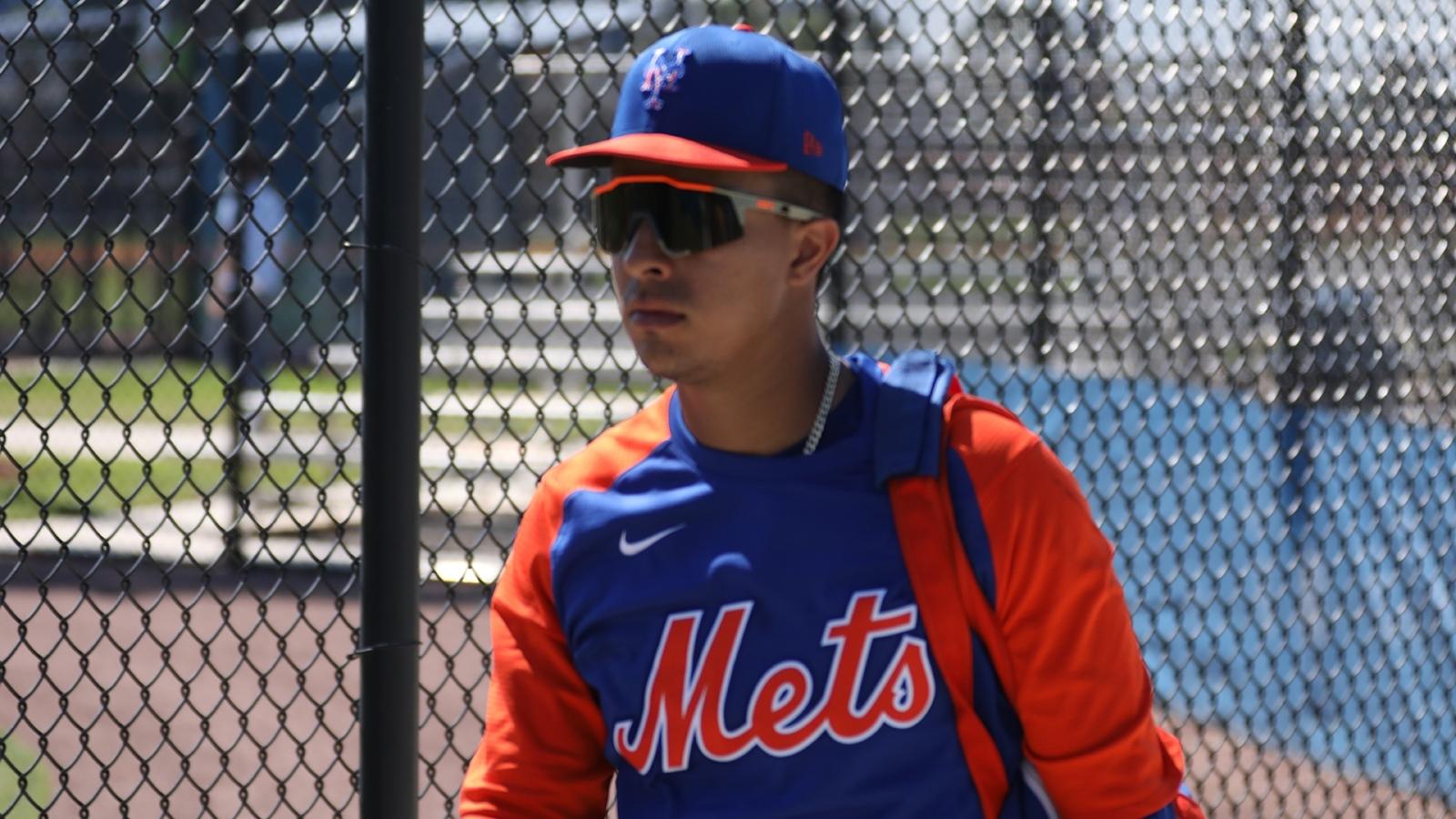 Mets prospect Mark Vientos walking with bag at 2021 spring training in Port St. Lucie, Fla.