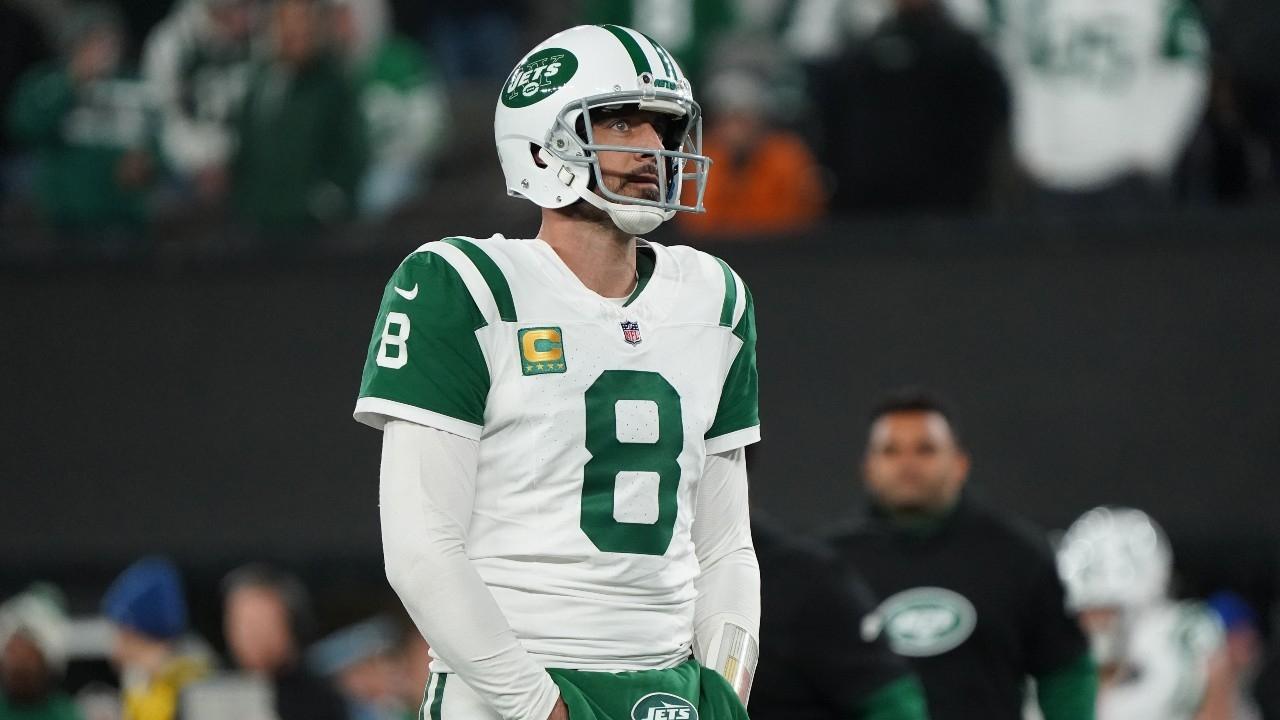 New York Jets quarterback Aaron Rodgers (8) reacts during the second half against the Buffalo Bills at MetLife Stadium.