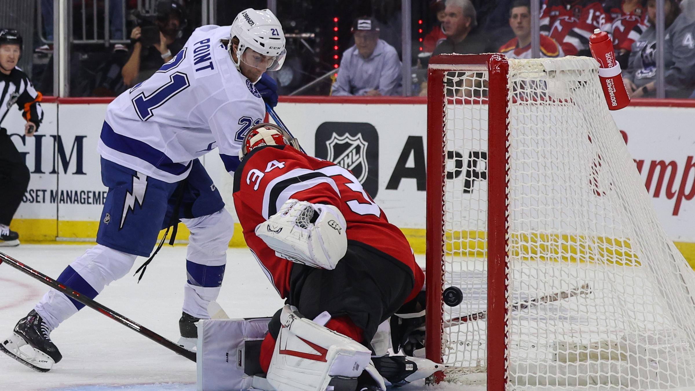 Five-goal third period sinks Devils in wild 8-5 loss to Lightning