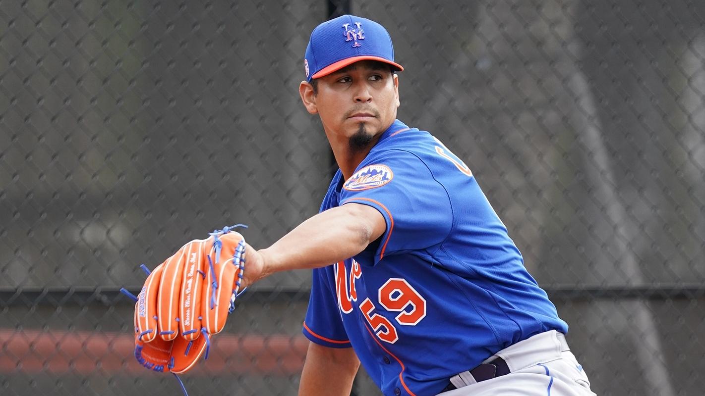 Carlos Carrasco pitching during 2021 Mets spring training.