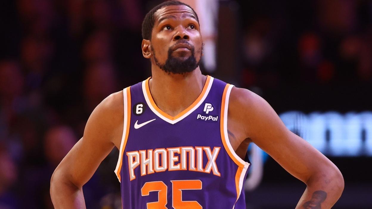 Mar 29, 2023; Phoenix, Arizona, USA; Phoenix Suns forward Kevin Durant (35) against the Minnesota Timberwolves in the first half at Footprint Center.