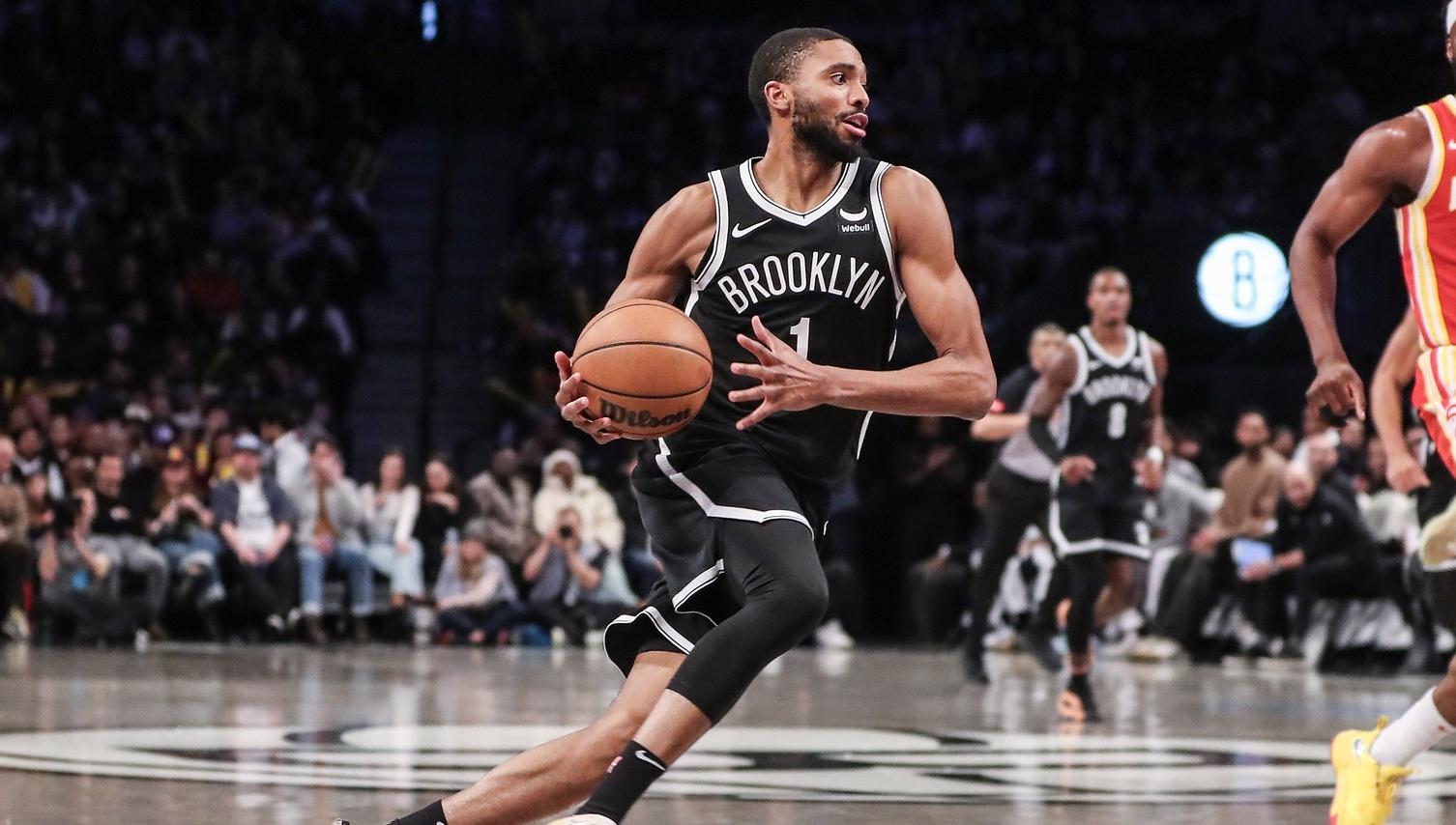 Brooklyn Nets forward Mikal Bridges (1) drives to the basket in the third quarter against the Atlanta Hawks at Barclays Center.