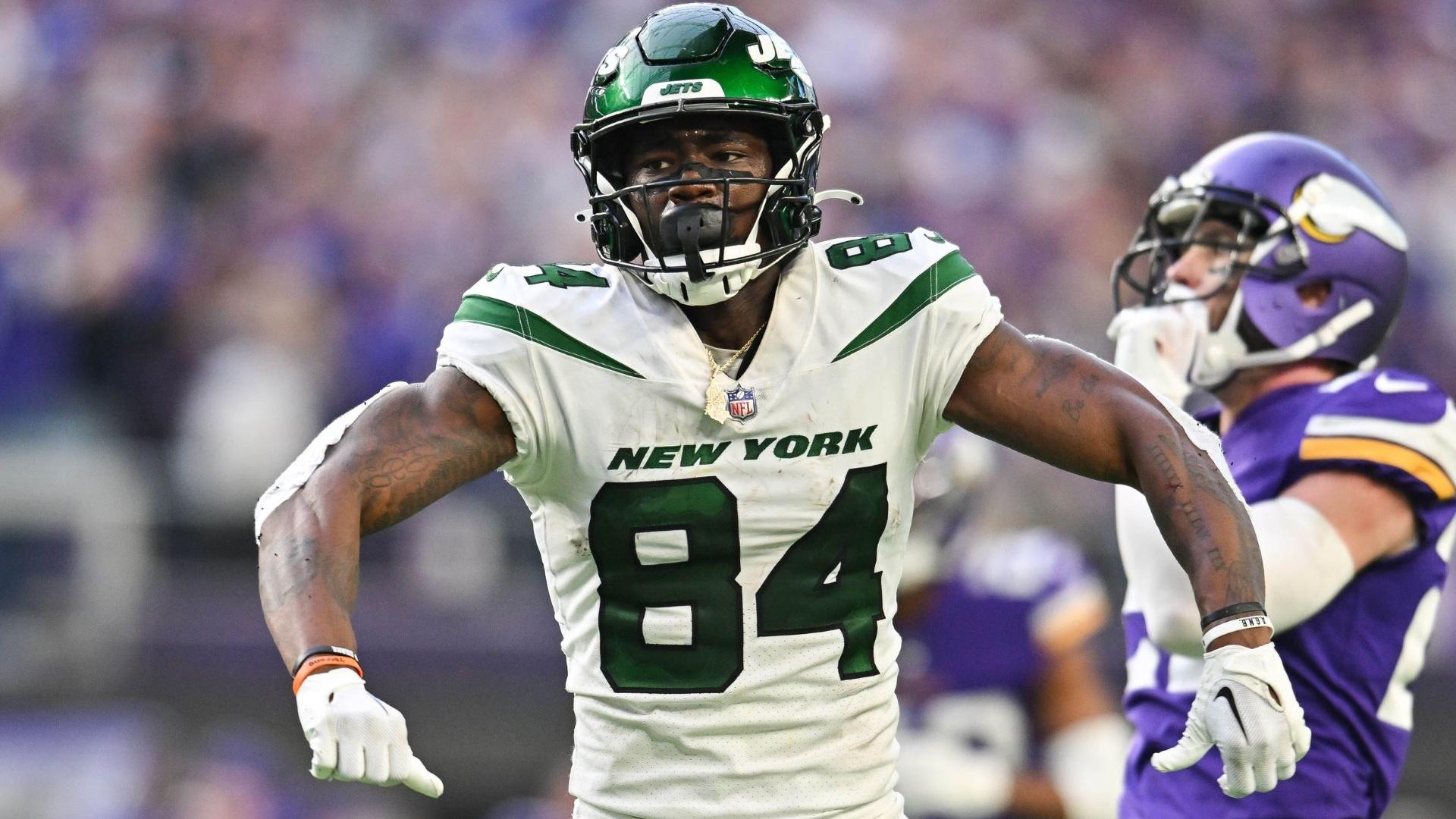 Dec 4, 2022; Minneapolis, Minnesota, USA; New York Jets wide receiver Corey Davis (84) in action during the game against the Minnesota Vikings at U.S. Bank Stadium.