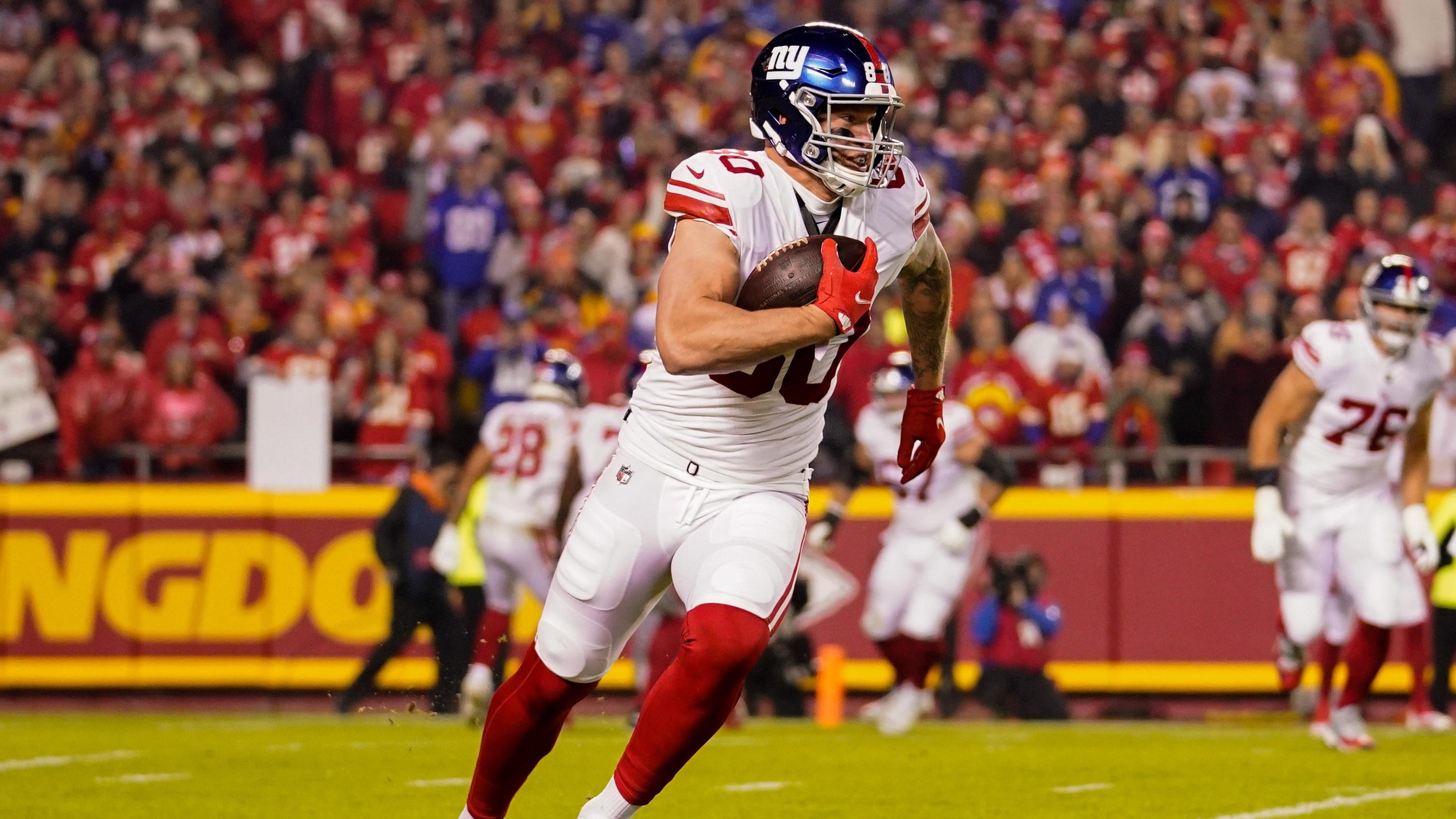 New York Giants tight end Kyle Rudolph (80) runs against the Kansas City Chiefs during the first half at GEHA Field at Arrowhead Stadium.