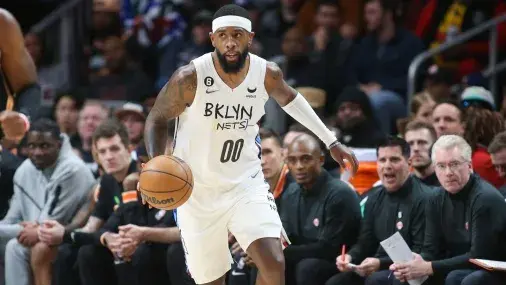 Brooklyn Nets forward Royce O'Neale (00) dribbles against the Atlanta Hawks in the first quarter at State Farm Arena / Brett Davis - USA TODAY