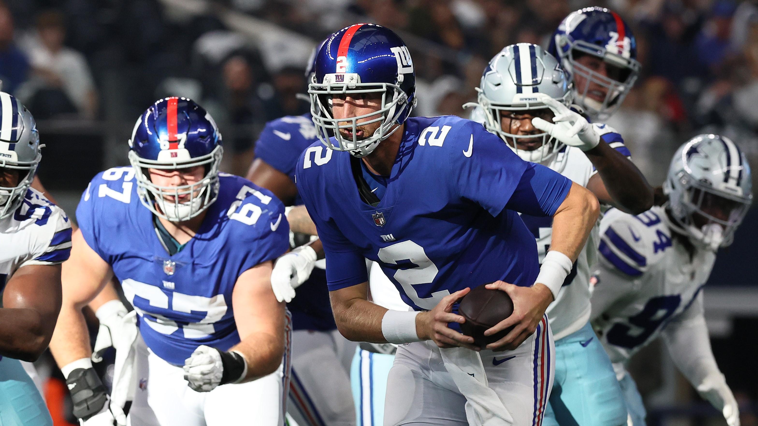 Oct 10, 2021; Arlington, Texas, USA; New York Giants quarterback Mike Glennon (2) runs with the ball in the third quarter against the Dallas Cowboys at AT&T Stadium. Mandatory Credit: Matthew Emmons-USA TODAY Sports