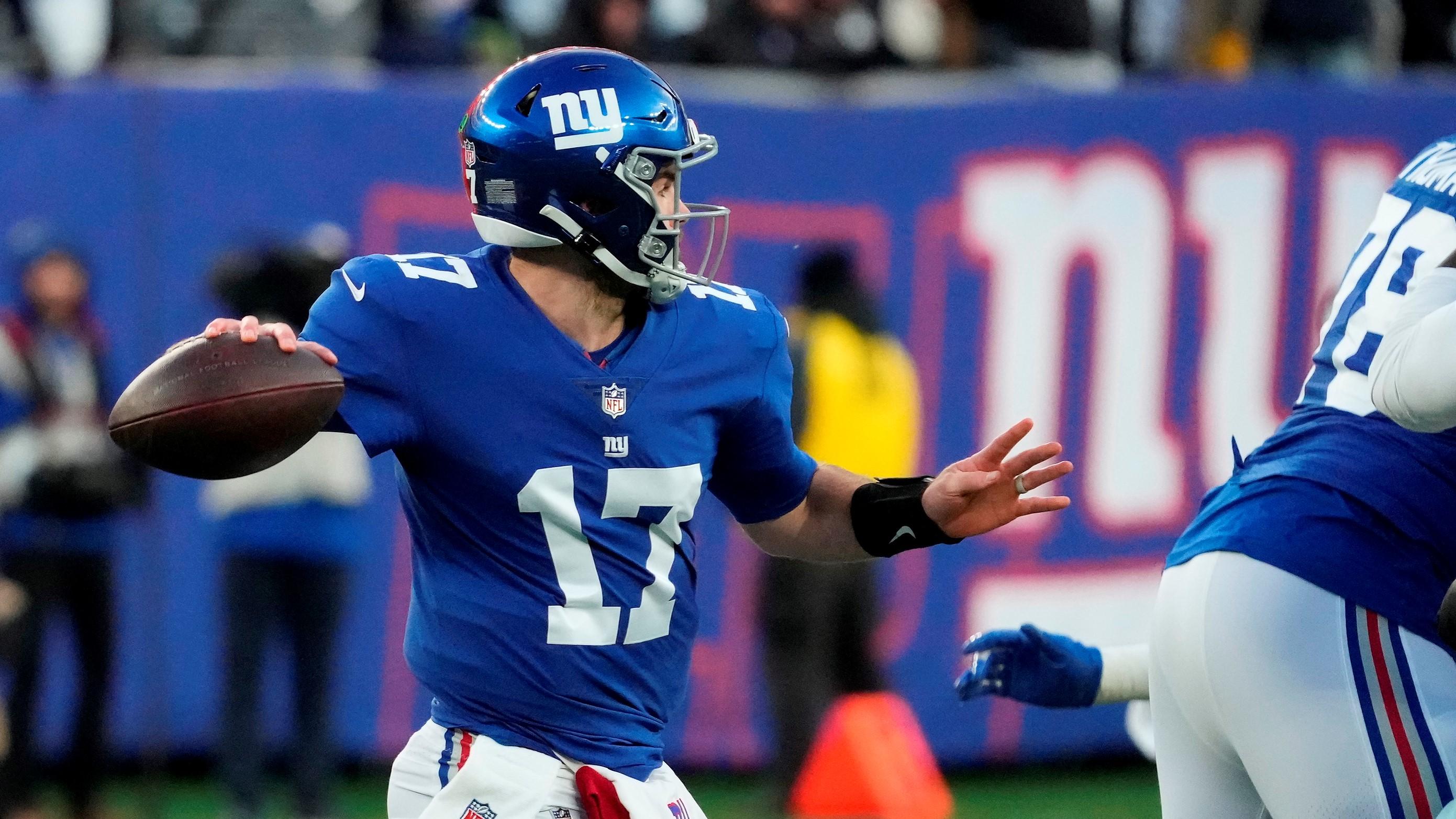 Dec 19, 2021; East Rutherford, N.J., USA; New York Giants quarterback Jake Fromm (17) throws late in the fourth quarter against the Dallas Cowboys at MetLife Stadium.